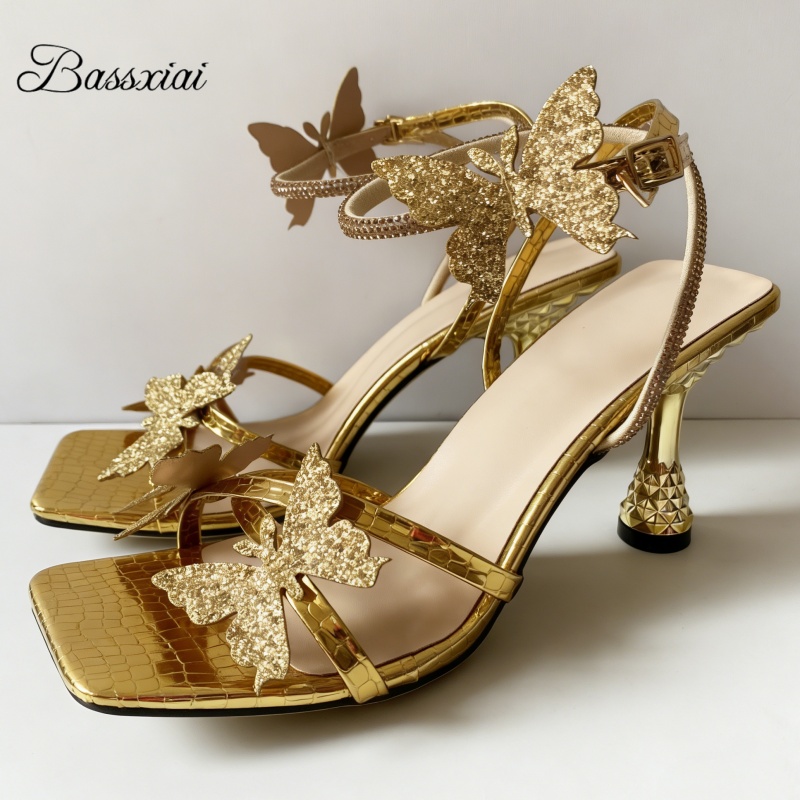 Wide Fit Heels - Lebendige Pailletten-Schmetterlings-Blumen Moderne Sandalen für Damen
