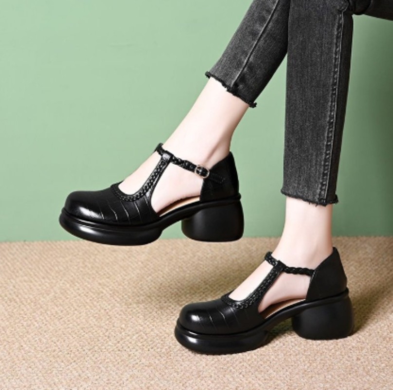 Women Shoes Sandals - Schwarze Damen-Mary-Jane-Sandalen mit Krokodilprägung, T-Riemen, Schnallenverschluss,