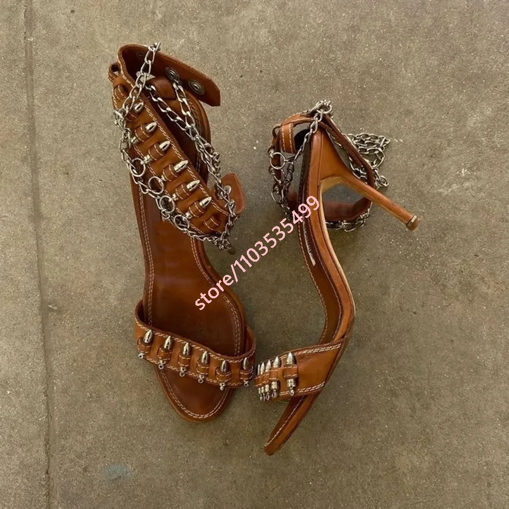 Neue Catwalk Bullet Chain Römi – Wide Fit Heels Bewertung und Preis